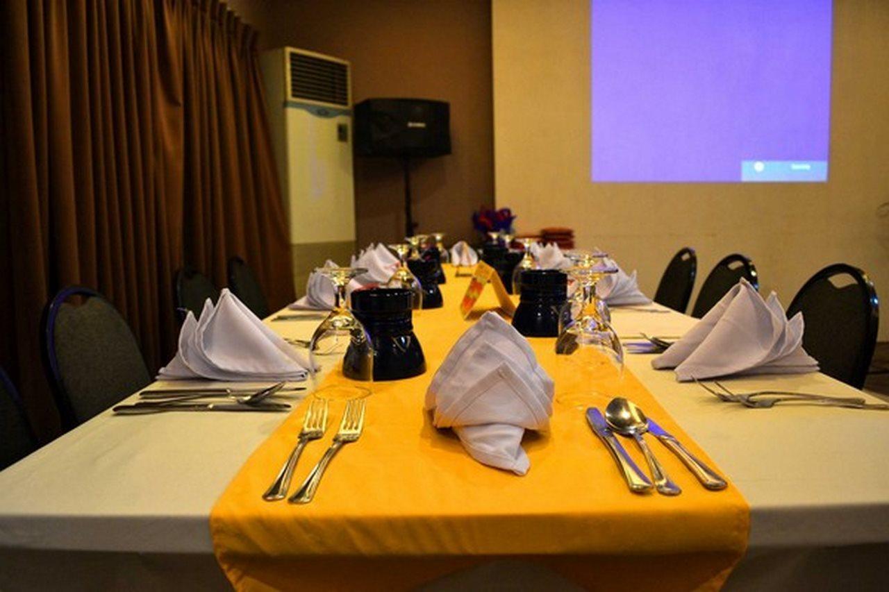 Gran Prix Hotel Pasay Exterior foto