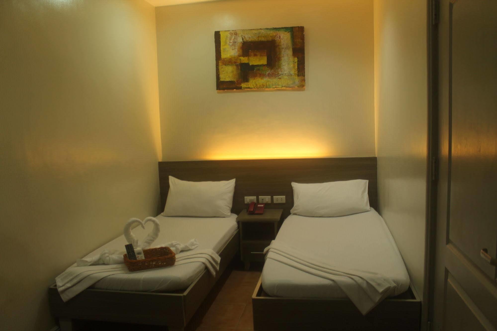 Gran Prix Hotel Pasay Exterior foto